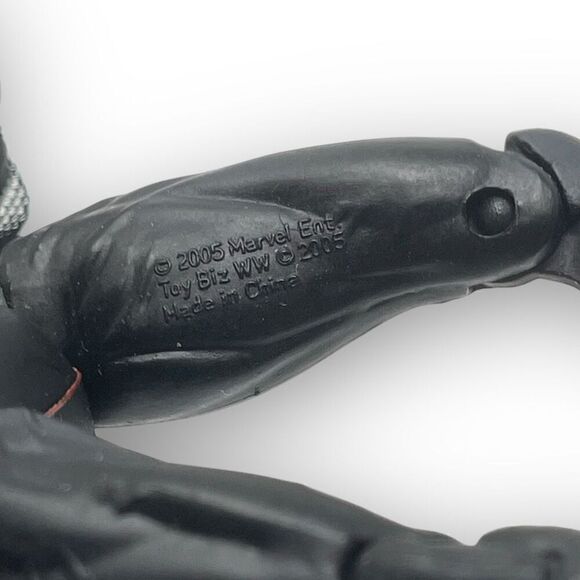 Toy Biz 2005 Marvel Legends Loose Action Figure Spider-Man Sentinel BAF with Net - Picture 9 of 10